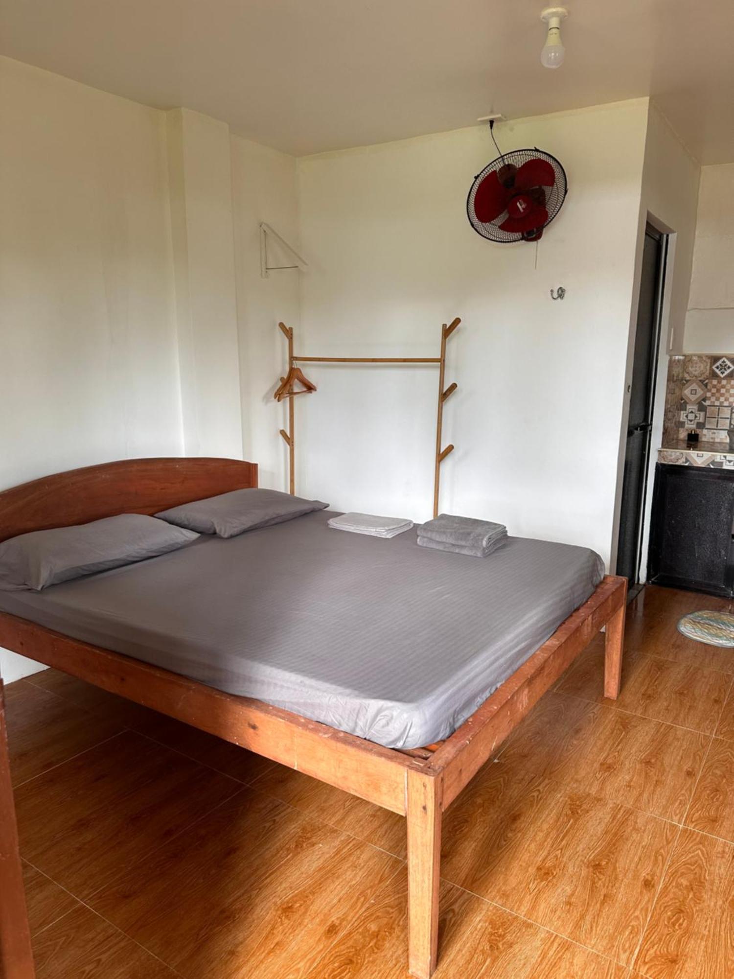 Cris & Mar Homestay Burgos  Exterior photo