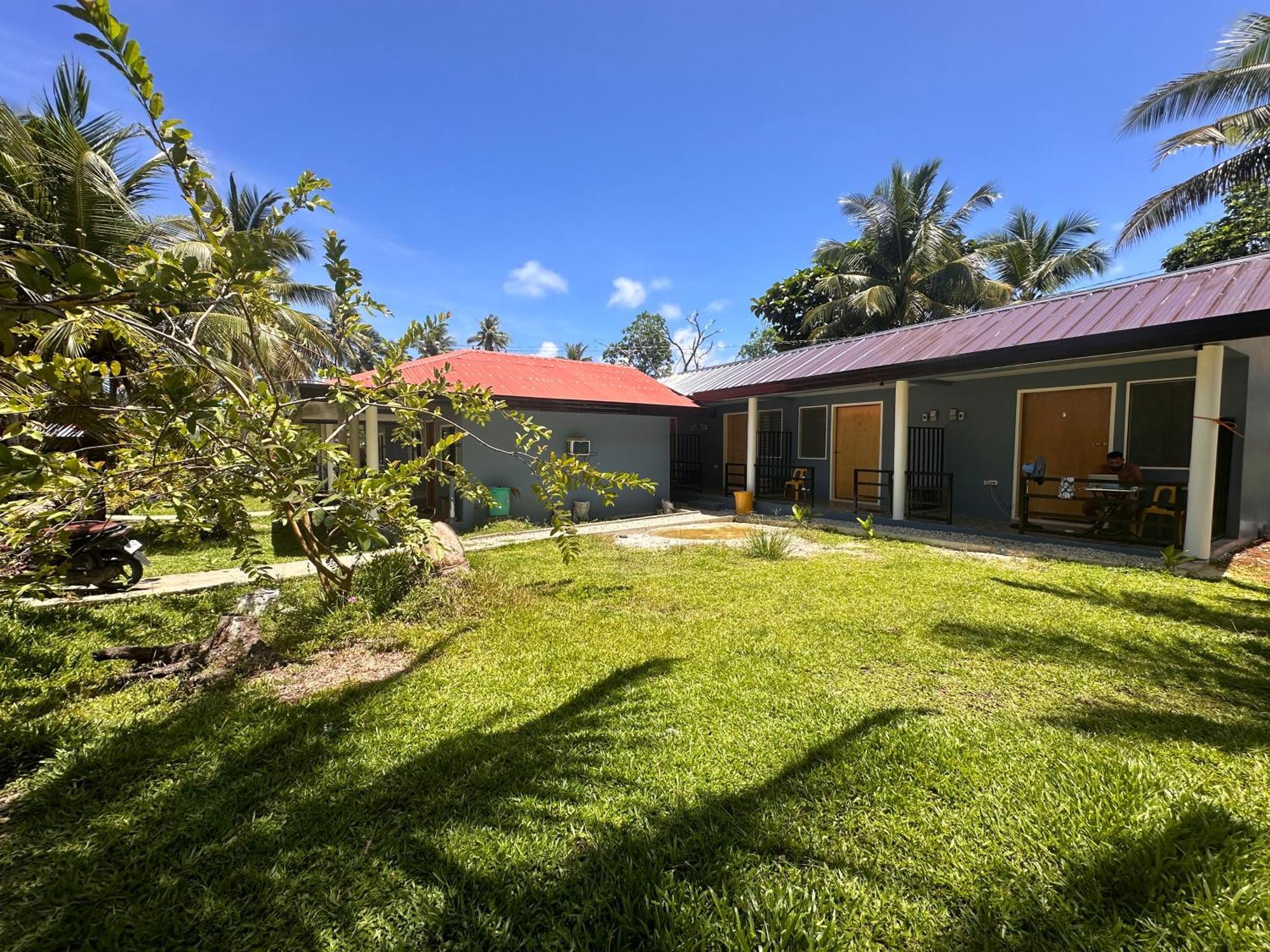 Cris & Mar Homestay Burgos  Exterior photo