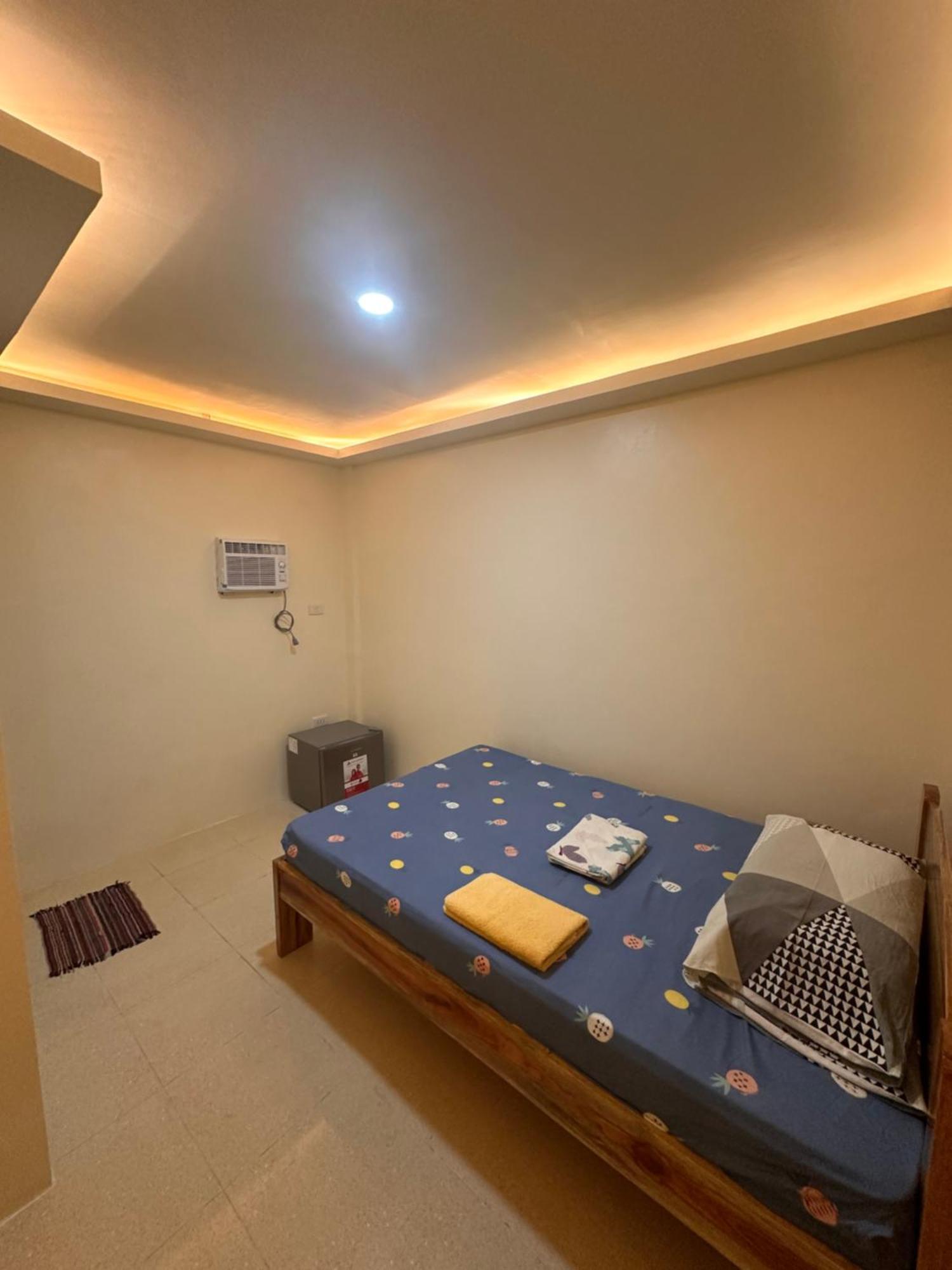 Cris & Mar Homestay Burgos  Exterior photo