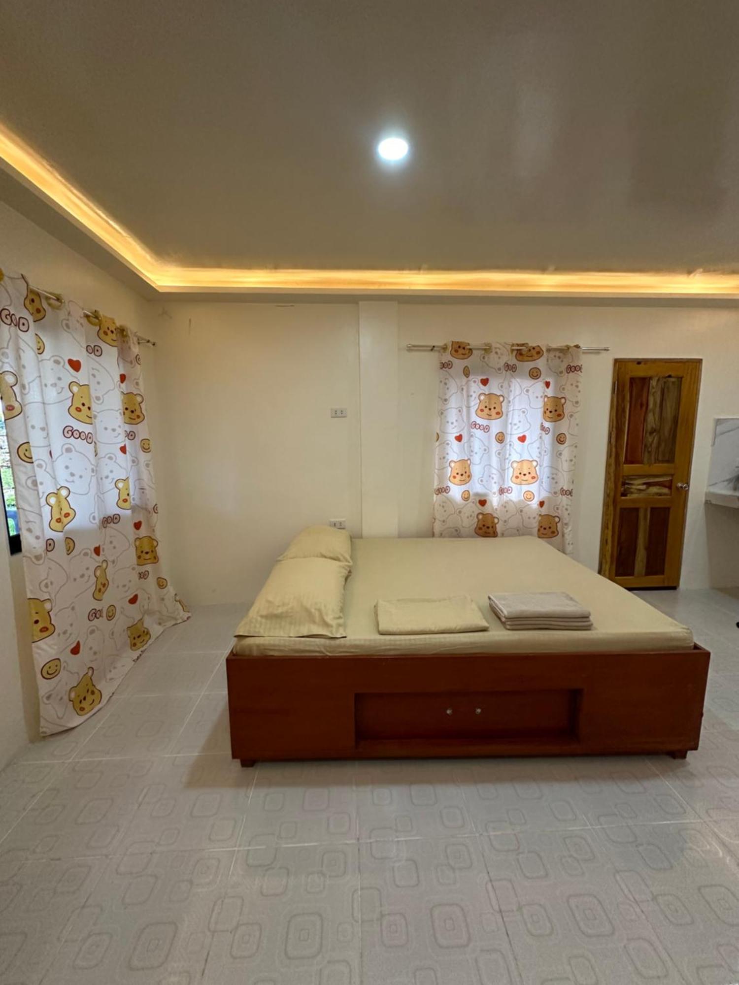 Cris & Mar Homestay Burgos  Exterior photo