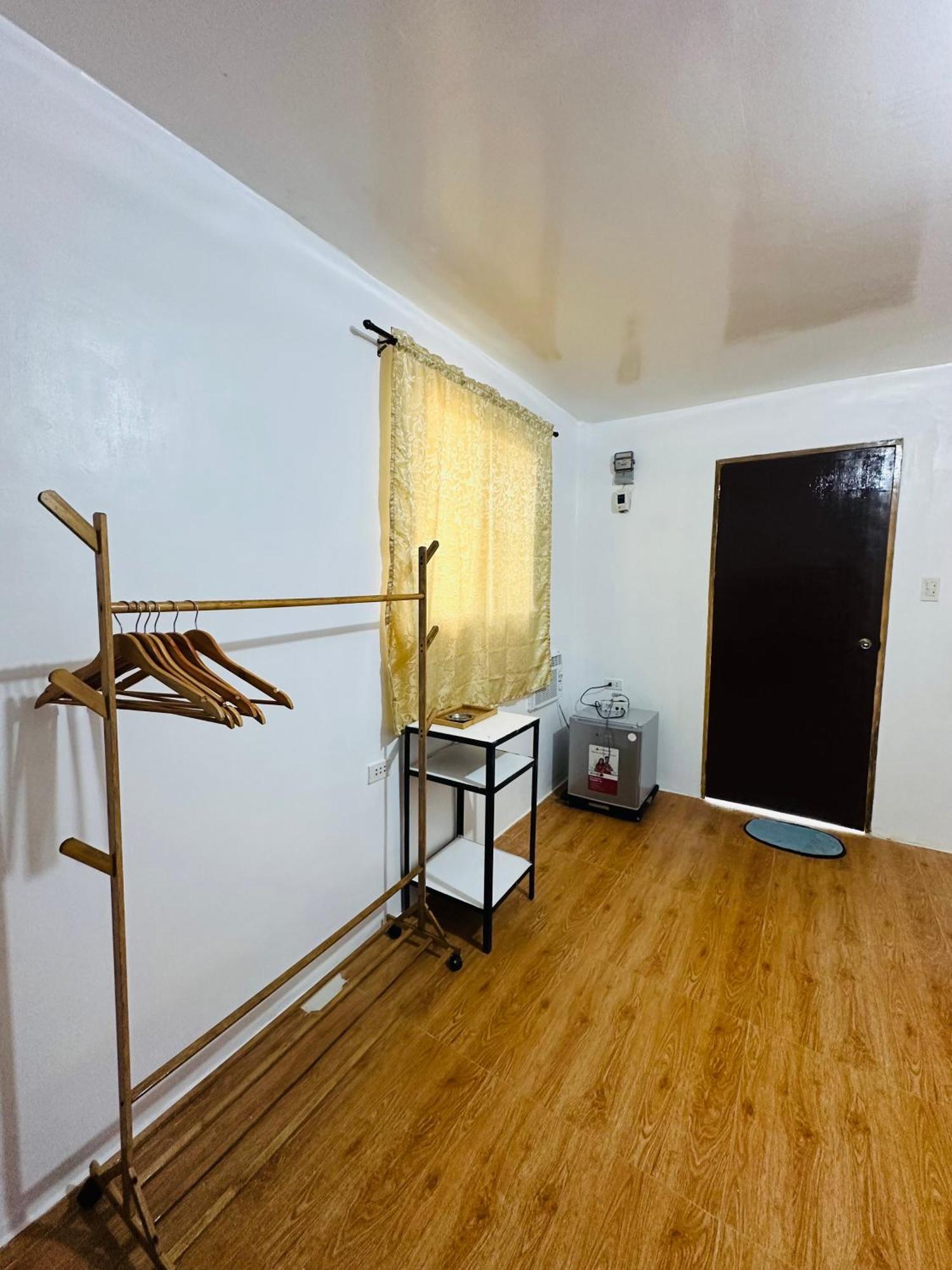 Cris & Mar Homestay Burgos  Exterior photo