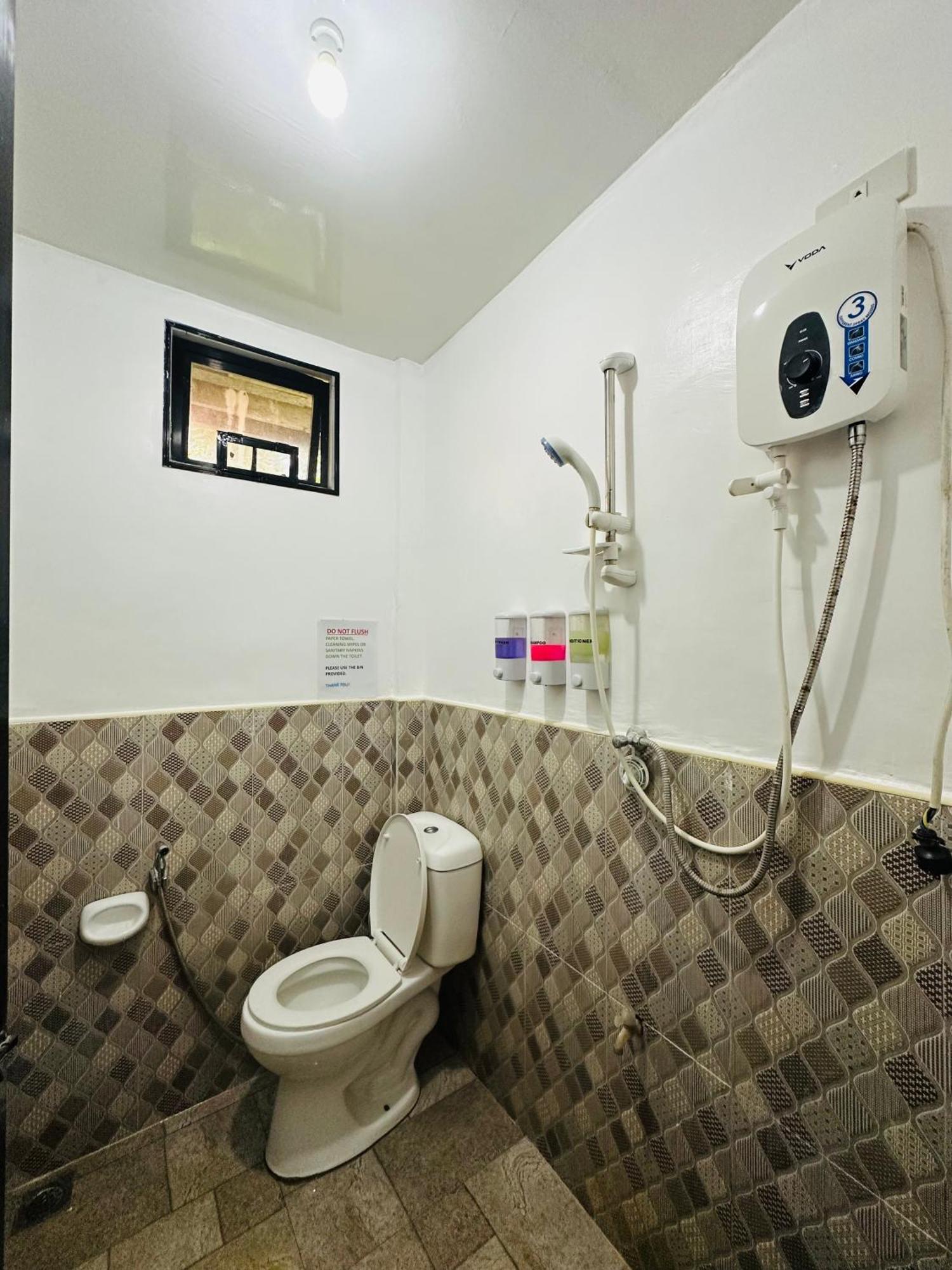 Cris & Mar Homestay Burgos  Exterior photo