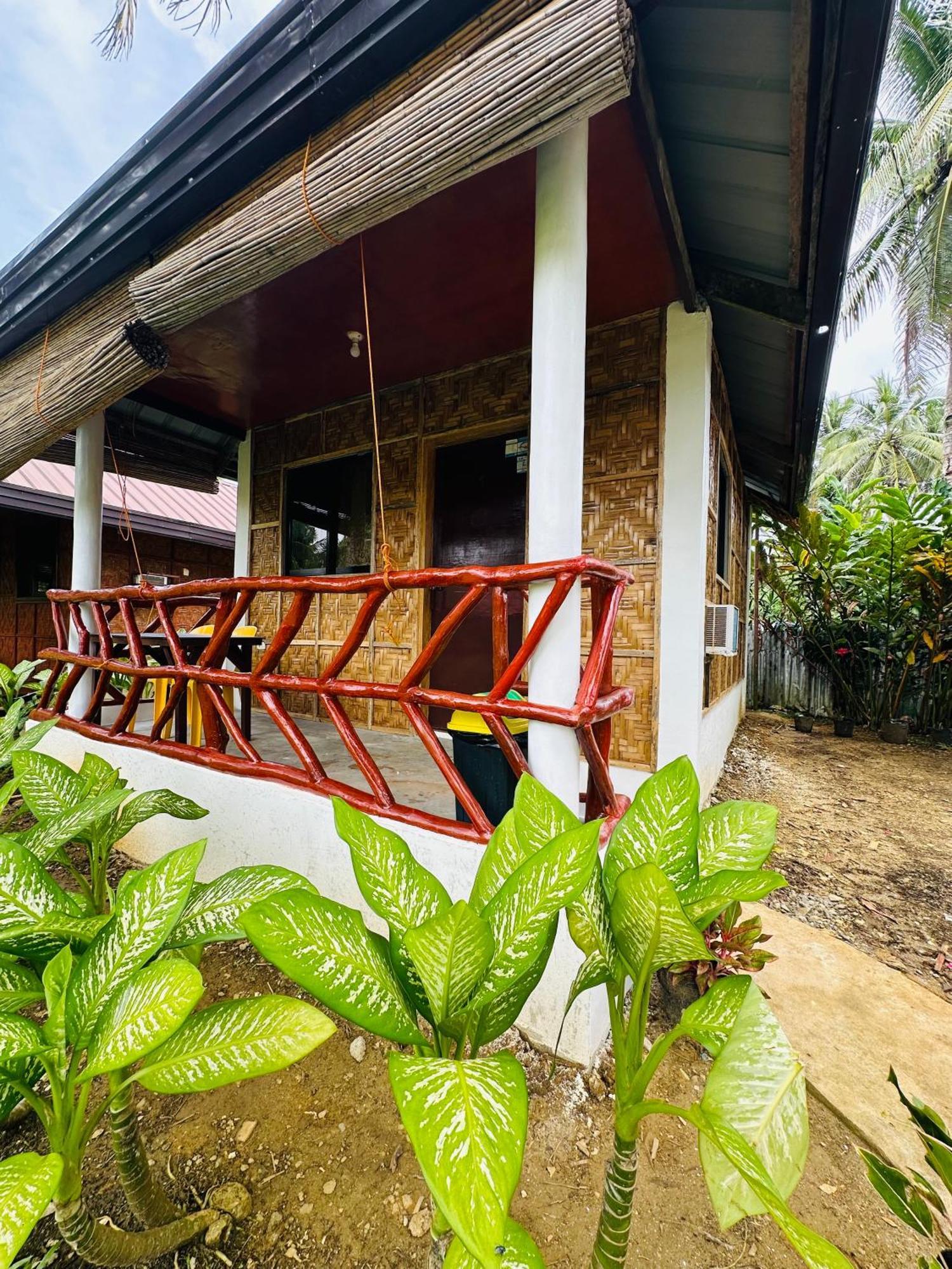 Cris & Mar Homestay Burgos  Exterior photo